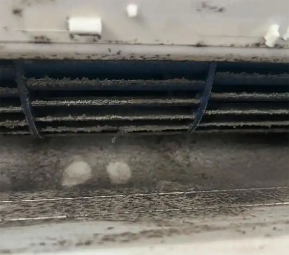 菏泽市空调吹的风有股烧焦味是怎么回事